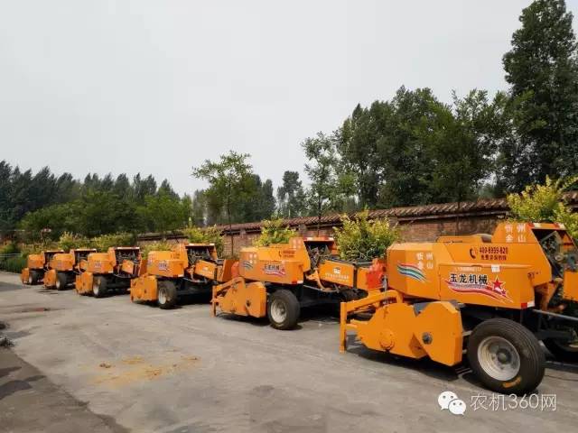 山西省農(nóng)作物秸稈綜合利用試點引進(jìn)星光玉龍打捆機(jī)